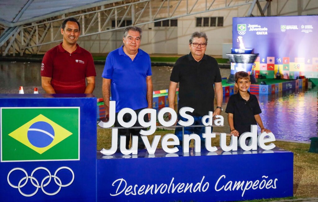 Governador Participa De Cerimônia De Premiação De Atletas E Recebe Homenagem Pelo Apoio Aos Jogos Da Juventude